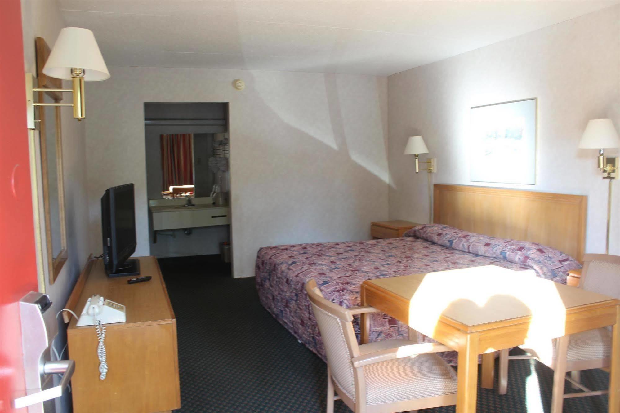 Town And Country Inn Suites Spindale المظهر الخارجي الصورة